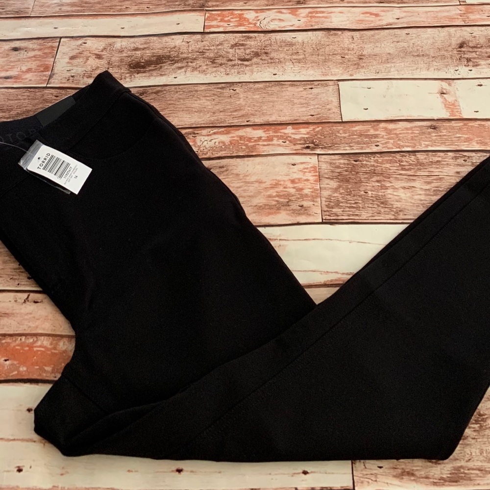 NWT Torrid Pants
